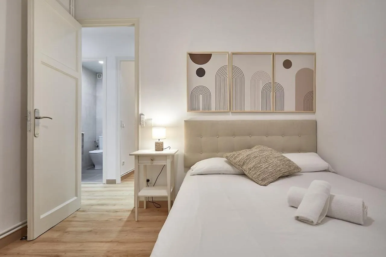 Bbarcelona Calabria Flatアパートメント アパート バルセロナ